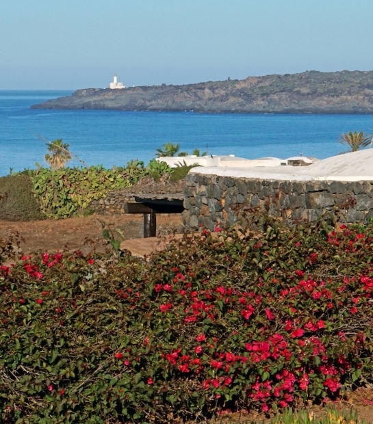 Dammuso con vista mare