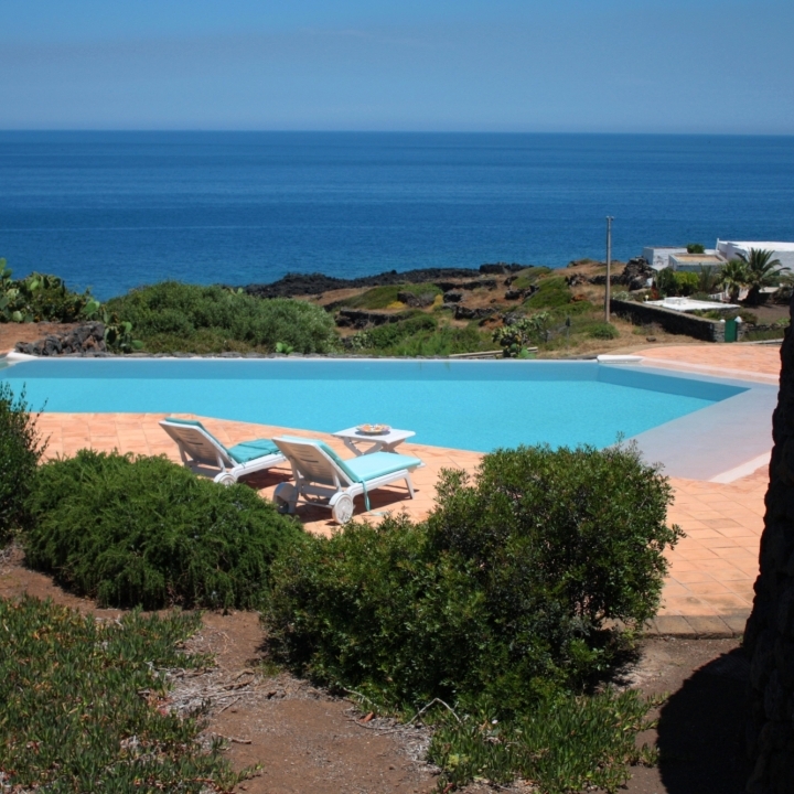 Private swimming pool with sea view in Pantelleria